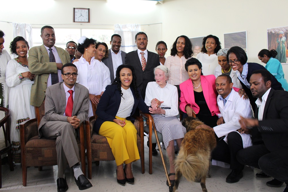 v.l.: Dr. Amir, die First Lady, Dr. Catherine Hamlin, Mulu Solomon, Dr. Fekade
